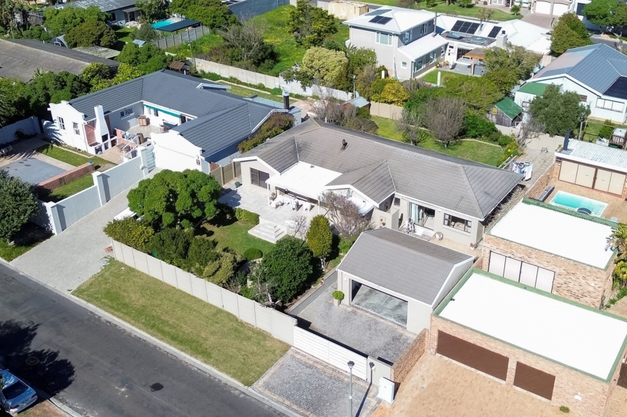 4 Bedroom Property for Sale in Melkbosstrand Central Western Cape